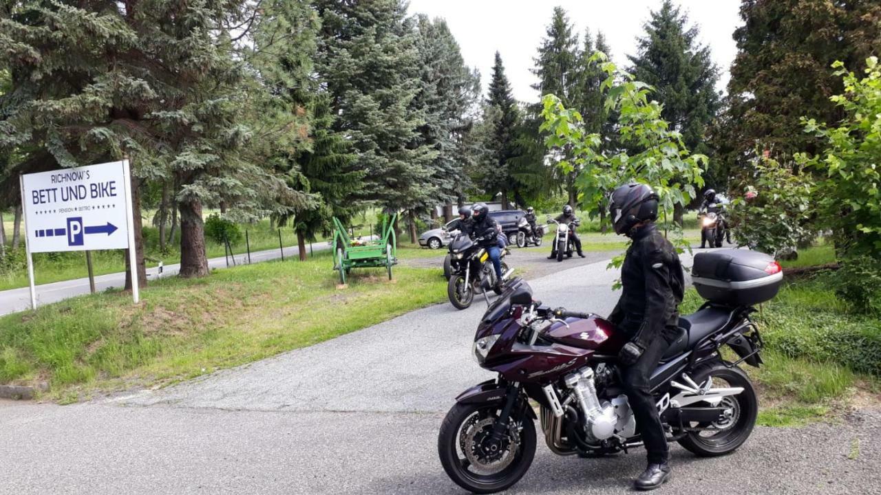 Готель Richnow'S Bett Und Bike Ehem. Landgasthof Циттау Екстер'єр фото